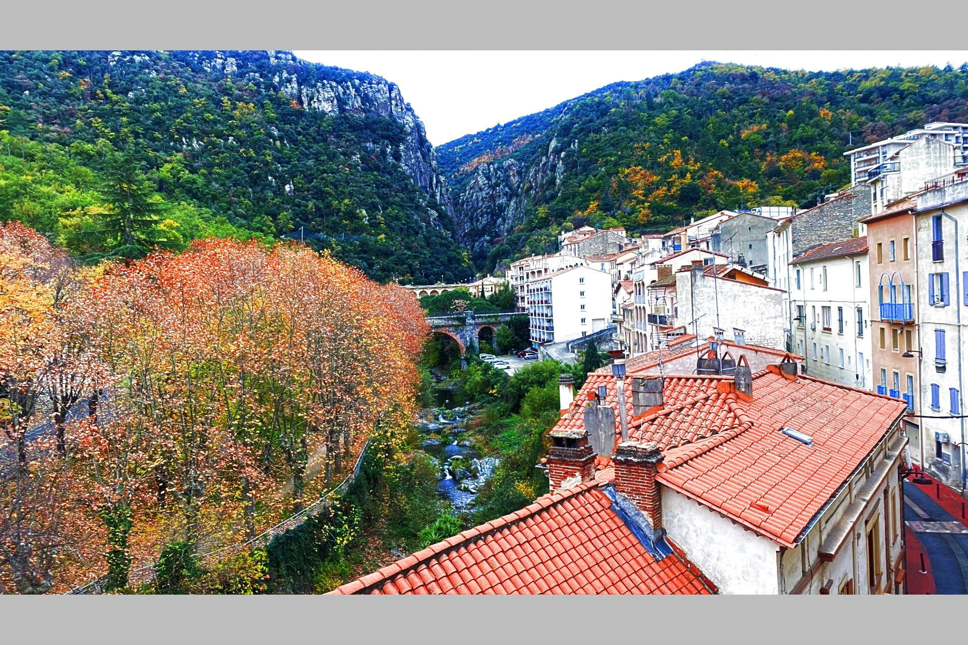 Appartement - Amelie les bains palalda - 99 000 €Bel appartement F3 meublé de 61 m2 à Amélie-les-BainsIdéalement situé à proximité immédiate des thermes d’Amélie-les-Bains, au cœur de la magnifique station thermale du Vallespir, découvrez ce charmant appartement de type F3...