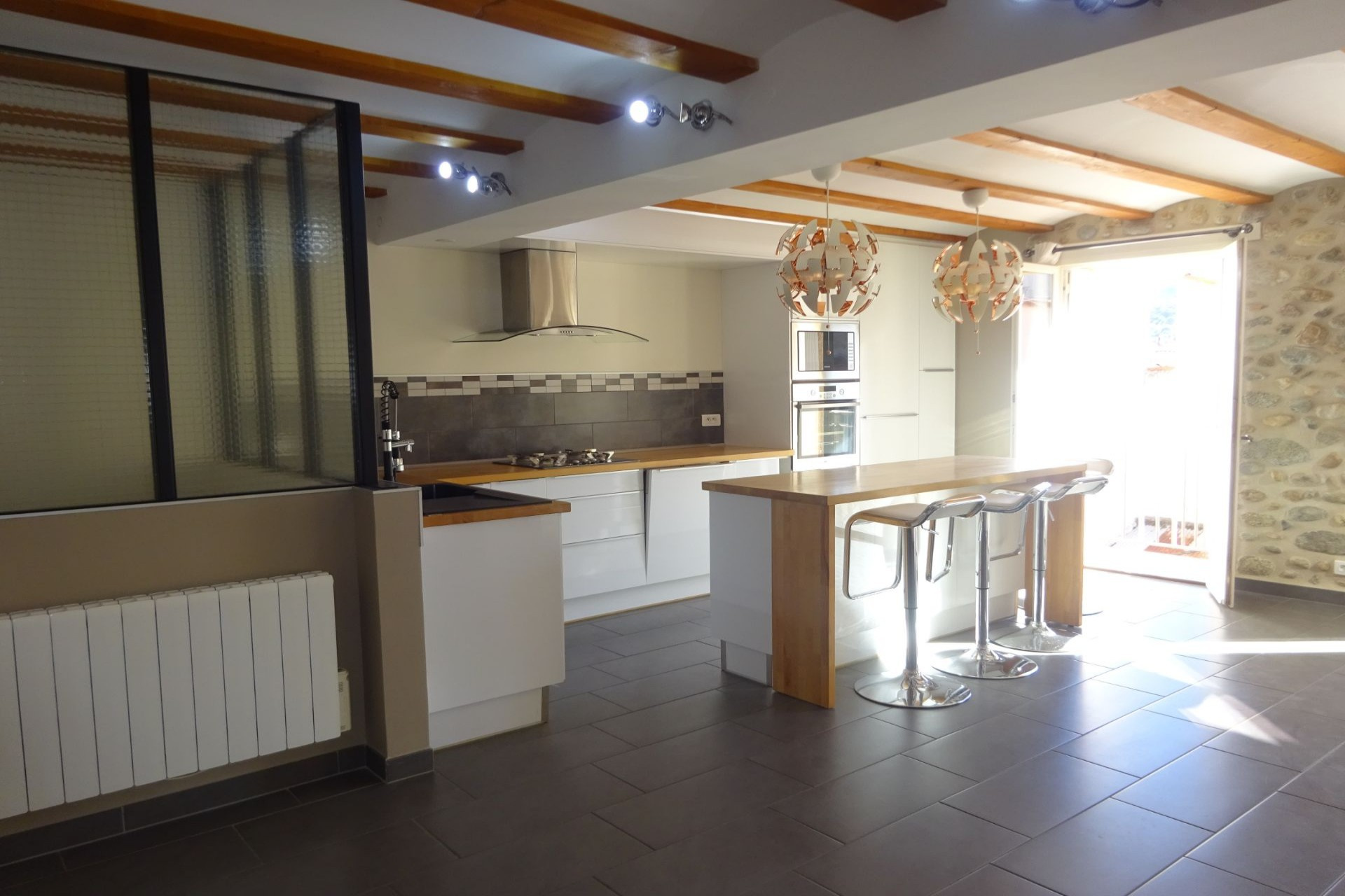 Duplex - Le boulou - 225 000 €Centre LE BOULOU, au calme, Duplex 2ème et 3ème étage?: 3 chambres, grand séjour et cuisine équipée US de 70 m2, exposé sud. Habitation lumineuse et spacieuse, état neuf?. A visiter sans tarder.Coordonnées de l'agence
Agence Immotech...