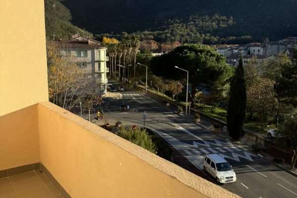 Main image Main Image