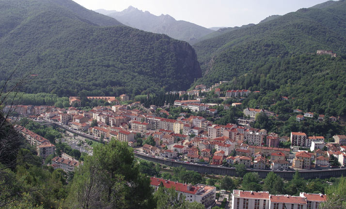 Vue panoramique d'Amélie-les-Bains Palalda, dans le vallespir - 66
